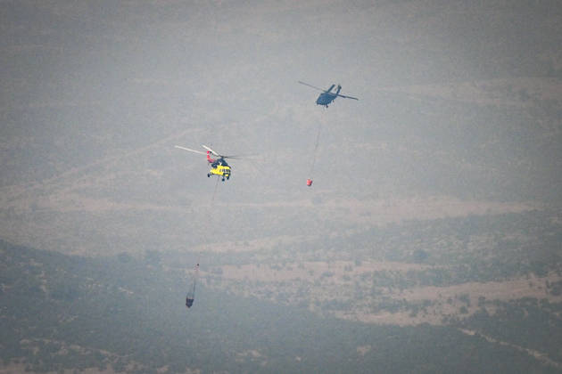 Efforts continue to contain forest fire in Adana ADANA, TURKIYE - SEPTEMBER 10: Aerial firefighting efforts continue as crews work to bring under control a wildfire that started in Kozan district and spread to some neighborhoods in the Imamoglu and Aladag districts of Adana, Turkiye on September 10, 2026. Eren Bozkurt Anadolu Adana Turkey. Editorial use only. Please get in touch for any other usage.  Copyright: x2026xAnadoluxErenxBozkurtx