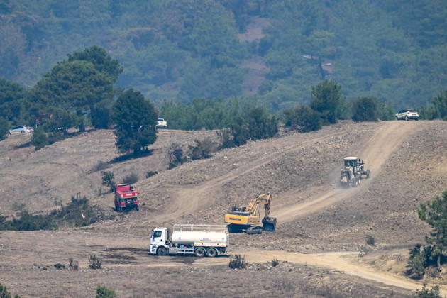 Efforts continue to contain forest fire in Adana ADANA, TURKIYE - SEPTEMBER 10: Efforts continue to bring under control a wildfire that started in Kozan district and spread to some neighborhoods in the Imamoglu and Aladag districts of Adana, Turkiye on September 10, 2026. Eren Bozkurt Anadolu Adana Turkey. Editorial use only. Please get in touch for any other usage.  Copyright: x2026xAnadoluxErenxBozkurtx