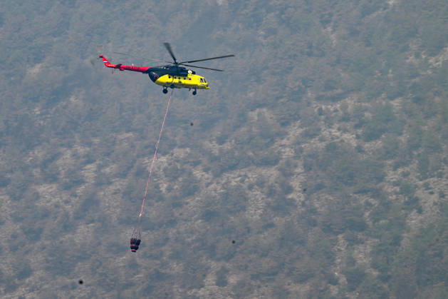 Efforts continue to contain forest fire in Adana ADANA, TURKIYE - SEPTEMBER 10: Aerial firefighting efforts continue as crews work to bring under control a wildfire that started in Kozan district and spread to some neighborhoods in the Imamoglu and Aladag districts of Adana, Turkiye on September 10, 2026. Eren Bozkurt Anadolu Adana Turkey. Editorial use only. Please get in touch for any other usage.  Copyright: x2026xAnadoluxErenxBozkurtx