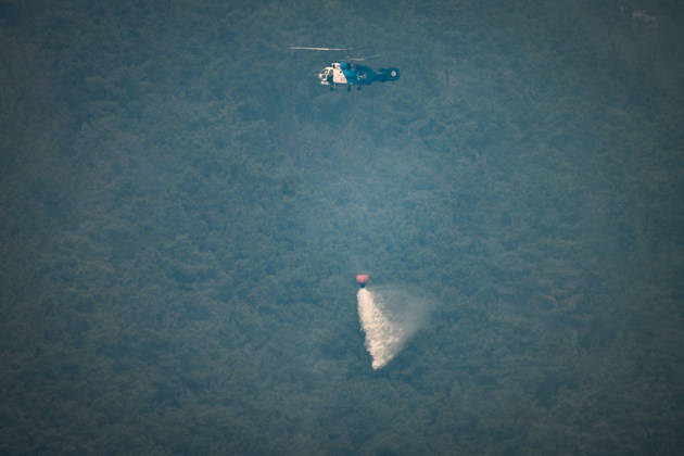 Efforts continue to contain forest fire in Adana ADANA, TURKIYE - SEPTEMBER 10: Aerial firefighting efforts continue as crews work to bring under control a wildfire that started in Kozan district and spread to some neighborhoods in the Imamoglu and Aladag districts of Adana, Turkiye on September 10, 2026. Eren Bozkurt Anadolu Adana Turkey. Editorial use only. Please get in touch for any other usage.  Copyright: x2026xAnadoluxErenxBozkurtx