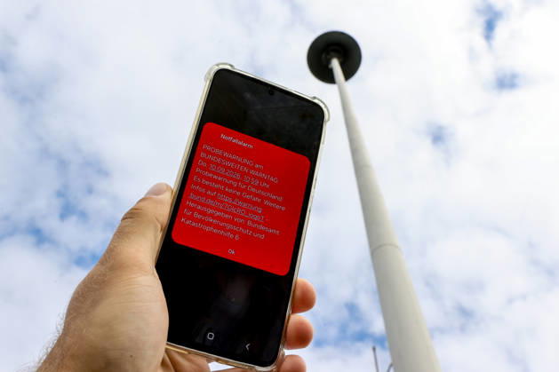 September 10, 2026, xtgx, National Warning Day 2026 (stock photo), Starting at 11:00 a.m., warnings, test warnings, and test alarms were sent to cell phones and smartphones; siren, fire department, fire department siren, Wolfsburg