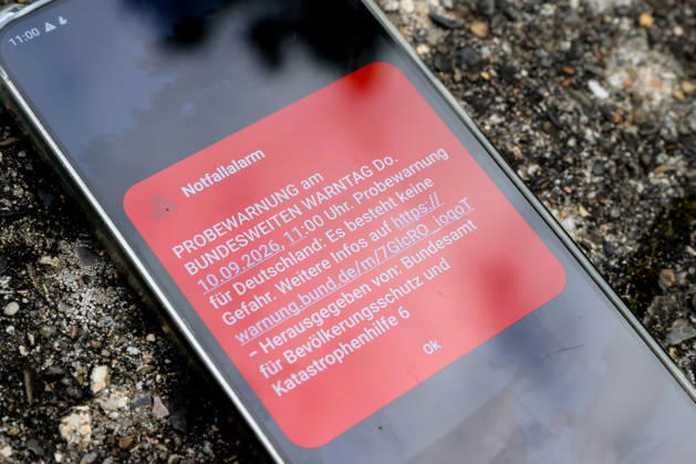 September 10, 2026, xtgx, 2026 National Warning Day (stock photo); starting at 11:00 a.m., warnings, test warnings, and test alarms were sent to cell phones and smartphones in Wolfsburg