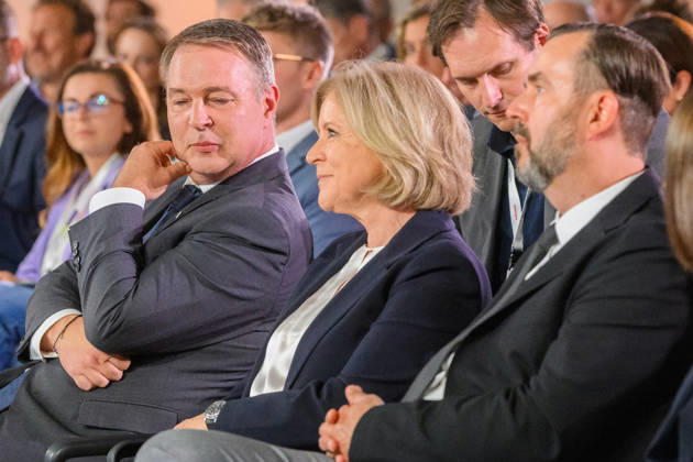 photonews.at - Wien, 10.09.2026. Beim ORF-Zukunftsforum geht es um die künftige Rolle des öffentlich-rechtlichen Rundfunks in Österreich. An zwei Tagen diskutieren Vertreter aus Politik, Medien, Wissenschaft sowie aus Kunst, Kultur und Sport über zentrale Fragen zur Zukunft des ORF. Im Rahmen des Forums geht es unter anderem um den öffentlich-rechtlichen Auftrag, Jugend und Medienkompetenz, Digitalisierung, Plattformen und Künstliche Intelligenz sowie um Strukturen, Governance und den Medienstandort Österreich PHOTO: Vizekanzler und Medienminister Andreas Babler (SPÖ), Genaeraldirektorin des ORF Ingrid Thurnher und Generaldirektor mit Beginn 2027 Clemens Pig The ORF Future Forum focuses on the future of public-service broadcasting in 