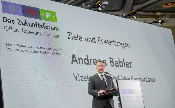 photonews.at - Wien, 10.09.2026. Beim ORF-Zukunftsforum geht es um die künftige Rolle des öffentlich-rechtlichen Rundfunks in Österreich. An zwei Tagen diskutieren Vertreter aus Politik, Medien, Wissenschaft sowie aus Kunst, Kultur und Sport über zentrale Fragen zur Zukunft des ORF. Im Rahmen des Forums geht es unter anderem um den öffentlich-rechtlichen Auftrag, Jugend und Medienkompetenz, Digitalisierung, Plattformen und Künstliche Intelligenz sowie um Strukturen, Governance und den Medienstandort Österreich PHOTO: Eröffnung der Veranstaltug durch photonews.at - Wien, 10.09.2026. Beim ORF-Zukunftsforum geht es um die künftige Rolle des öffentlich-rechtlichen Rundfunks in Österreich. An zwei Tagen diskutieren Vertreter aus Politik, M