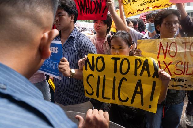 September 10, 2026, Taguig City, Philippines: TAGUIG Taguig City, METRO MANILA, PHILIPPINES Ã¢â‚¬ SEPTEMBER 10, 2026: Protesters demonstrate outside the Grand Hyatt Manila during an investorsÃ¢â‚¬â ¢ forum on the Luzon Economic Corridor and the U.S.-led Pax Silica Initiative, as Philippine President Ferdinand Marcos Jr. addressed the event. A scuffle broke out as authorities moved protesters away from the premises, and four people were arrested. Taguig City Philippines  - ZUMAq101 20260910_zna_q101_018 Copyright: xCharlesxEdmonxS.xPerezx