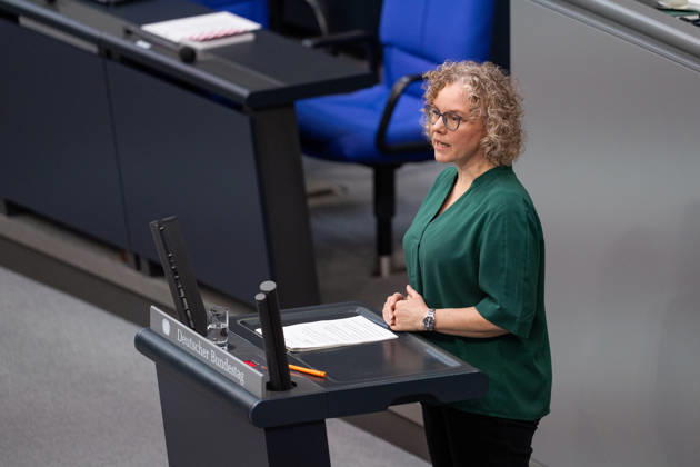 September 10, 2026, GER, Berlin, 93rd Session of the German Bundestag in the plenary hall of the Reichstag building: Julia Verlinden of Alliance 90 The Greens stands at the lectern and speaks Copyright: xnordphotoxGmbHx xChristianxSchulzex