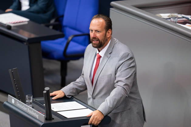 September 10, 2026, GER, Berlin, 93rd session of the German Bundestag in the plenary hall of the Reichstag building. Jens Behrens (SPD) stands at the lectern and speaks. Copyright: xnordphotoxGmbHx xChristianxSchulzex