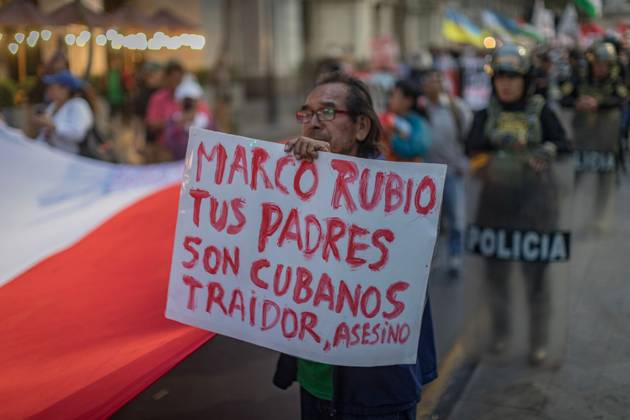 Protesters Rally Against Marco Rubio™s Visit to Peru LIMA, PERU SEPTEMBER 9, 2026: Protesters from left-wing civic and university collectives gather at Plaza San Martin in central Lima to demonstrate against the official visit of U.S. Secretary of State Marco Rubio to Peru. The demonstrators marched through the city centre into the evening during Rubio™s South American tour. Lima Peru Copyright: x xErickxDiazxVelizx xJNAxPressx