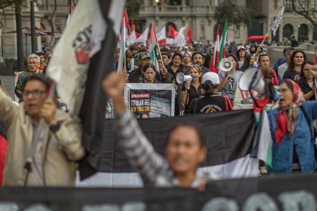 Protesters Rally Against Marco Rubio™s Visit to Peru LIMA, PERU SEPTEMBER 9, 2026: Protesters from left-wing civic and university collectives gather at Plaza San Martin in central Lima to demonstrate against the official visit of U.S. Secretary of State Marco Rubio to Peru. The demonstrators marched through the city centre into the evening during Rubio™s South American tour. Lima Peru Copyright: x xErickxDiazxVelizx xJNAxPressx