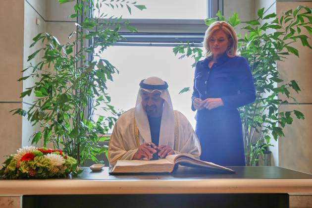 Berlin, Germany, September 10, 2026 German Bundestag State Visit His Highness Muhammad bin Zayid Al Nahyan, President of the United Arab Emirates, signs the guest book of the German Bundestag, alongside Bundestag President Julia Klöckner (CDU) Copyright: xdtsxNachrichtenagenturx dts_133967