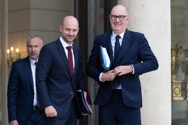 Weekly Cabinet Meeting - Paris French Foreign Affairs Minister Jean-Noel Barrot (L) and French Economy, Finances and Industry Minister Roland Lescure leaving after the weekly cabinet meeting at the Elysee Palace in Paris, France on September 10, 2026. Photo by Rafael Lafargue ABACAPRESS.COM Paris France  Copyright: xLafarguexRaphael ABACAx