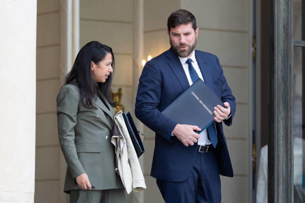 Weekly Cabinet Meeting - Paris French Overseas Minister Naima Moutchou and French Housing Minister Vincent Jeanbrun leaving after the weekly cabinet meeting at the Elysee Palace in Paris, France on September 10, 2026. Photo by Raphael Lafargue ABACAPRESS.COM Paris France  Copyright: xLafarguexRaphael ABACAx