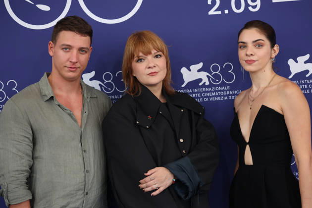 Entertainment Bilder des Tages 83rd Venice International Film Festival in Venice, Italy - 10 Sep 2026. Andrija Krivokapi?, Jelena Maksimovi? and Lena Trifunovi? attend the photocall of the film Do Kraja Dana (Until the Day Ends) during the 83rd Venice International Film Festival. Venice Italy Copyright: xMarcoxBaradax xSOPAxImagesx 078A6081
