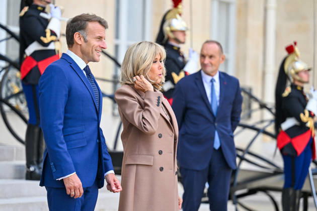 French President Emmanuel Macron and his wife, First Lady Brigitte Macron, welcome the President of Vietnam and his wife to the Élysée Palace in Paris, France, on September 10, 2026. French President Emmanuel Macron and his wife, Brigitte Macron, receive Vietnam’s President and his wife at the Élysée Palace in Paris, France, on September 10, 2026 Paris, France Copyright: xChristianxLiewigx xBestimagexChristianxLiewigx xBestimagex