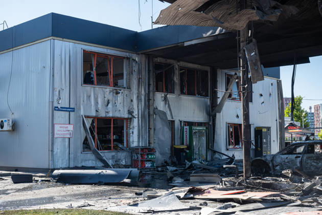 4 wounded in a Russian airstrike at a gas station in Kyiv KYIV, UKRAINE - SEPTEMBER 10: Aftermath of a Russian airstrike on a gas station in the Holosiivskyi district of Kyiv, Ukraine, on September 10, 2026. A Russian jet drone hit the gas station in Kyiv, severely damaging the building and injuring 4 people, 3 of whom were severely injured and required hospitalization. Danylo Antoniuk Anadolu Kyiv Ukraine. Editorial use only. Please get in touch for any other usage.  Copyright: x2026xAnadoluxDanyloxAntoniukx