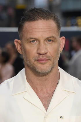 Red carpet arrivals for the world premiere of Mobland season 2 at Odeon Luxe Leicester Square Featuring: Tom Hardy Where: London, United Kingdom When: 10 Sep 2026 Credit: Alan West Cover Images EDITORIAL USE ONLY. NOT FOR USE BY NEWSPAPERS BASED IN THE UK. Copyright: xx coverimg56006606