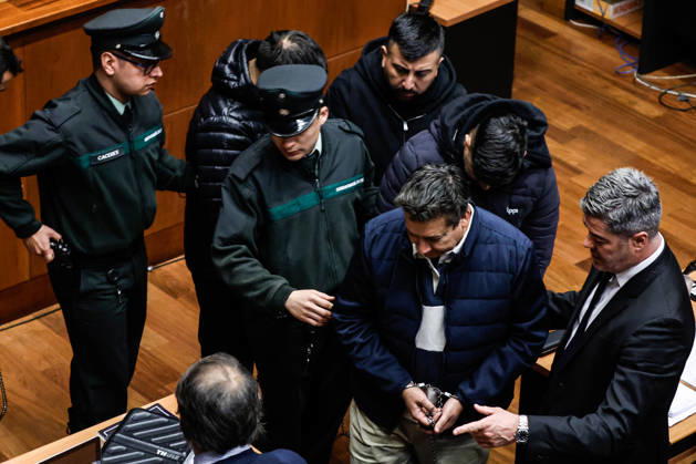 JUDGE PROHIBITS THE DISPLAY OF FACESThe Seventh Guarantee Court of Santiago has formally authorized an investigation by the Supraterritorial Prosecutor’s Office against seven individuals, including attorney and former prosecutor Vinko Fodich, three PDI officials, and Franco Parisi’s cousin, who are charged with criminal association, kidnapping for ransom, and extortion. Diego Martin Aton Chile, Aton 1189504 jpeg  Copyright: DIEGOxMARTIN ATONxCHILE