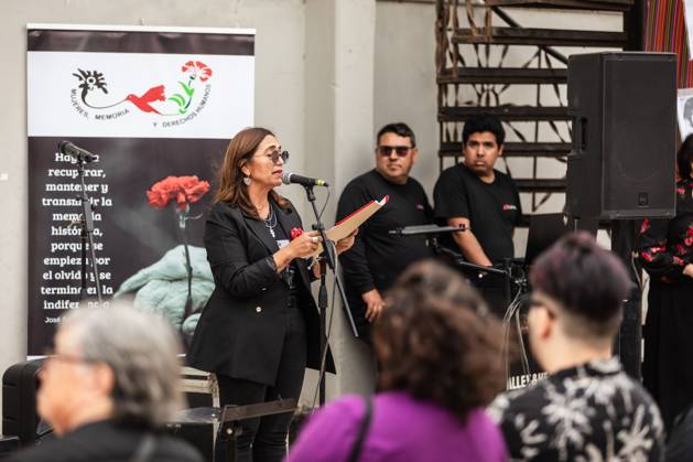 Coup of 11 September 1973 commemorated at Arica memorial site ARICA, CHILE 10 SEPTEMBER 2026: Attendees remember victims of the dictatorship during an event organised by the group Mujeres, Memoria y Derechos Humanos (Women, Memory and Human Rights) at the former Arica prison memorial site, on the eve of the 53rd anniversary of the military coup of 11 September 1973. The event includes speeches, music and the laying of red carnations beside portraits of the victims. The prison held political prisoners during Augusto Pinochet™s dictatorship (1973 1990) and was declared a Historic Monument in 2023. Arica Chile Copyright: x xIbarxSilvax xJNAxPressx