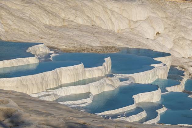Creative Highlights World Die Thermalwasserfälle von Pamukkale bei Sonnenuntergang The thermal waterfalls of Pamukkale at sunset Copyright: imageBROKER NicolaxColombo ibxiqx18631915.jpg