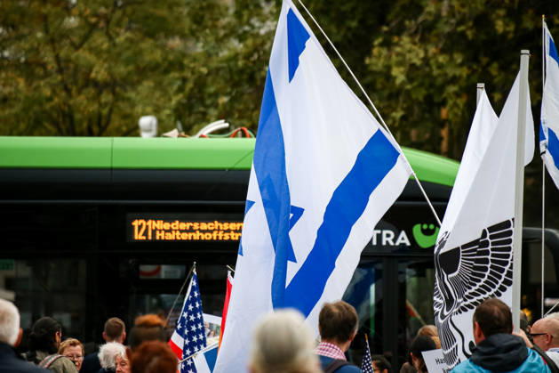 Hanover, Germany, Europe Participants in a pro-Palestinian demonstration gather at Hanover Central Station on September 11, 2026. The photo shows demonstrators carrying Palestinian flags, posters, and banners during the public rally. Copyright: xAymanxAlahmedx