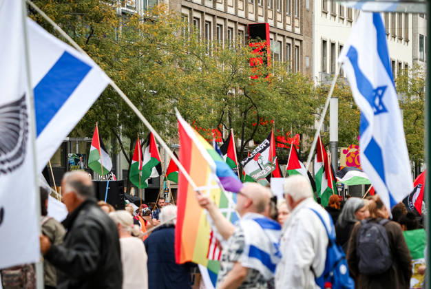 Hanover, Germany, Europe Participants in a pro-Palestinian demonstration gather at Hanover Central Station on September 11, 2026. The photo shows demonstrators carrying Palestinian flags, posters, and banners during the public rally. Copyright: xAymanxAlahmedx