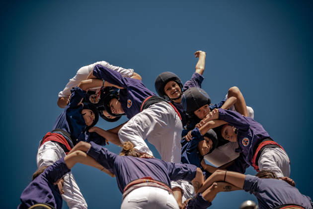 September 11, 2026, Barcelona, Catalonia, Spain: The Capgrossos de Mataro build a human tower during the Diada Castellera at Catalonia s National Day, the Diada Barcelona Spain - ZUMAo105 20260911_fap_o105_033 Copyright: xMatthiasxOesterlex