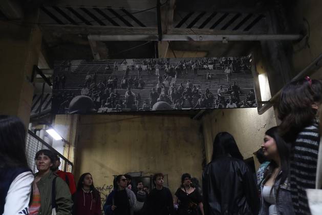 Santiago, September 11, 2026 On Friday afternoon, groups of people gathered at the National Stadium to remember their loved ones, who had been taken there after it was converted into a detention center. Carlos Santibánez Aton Chile, Aton 1189689  Copyright: CARLOSxSANTIBANEZ ATONxCHILE