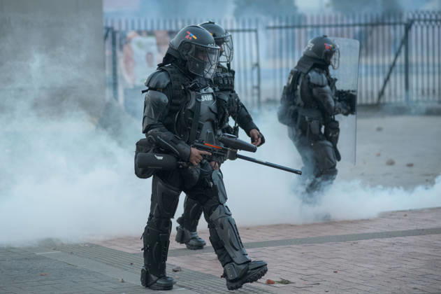 News Bilder des Tages #2 September 11, 2026, Bogota, Bogota D.C, Colombia: Demonstrators that took part in an anti-government protest clashed with ColombiaÃ¢â‚¬â ¢s Riot Police (UNDEMO) in Bogota, ColombiaÃ¢â‚¬â ¢s National University on September 11, 2026. Bogota Colombia  - ZUMAvp1_ 20260911_zia_vp1_020 Copyright: xSebastianxBarrosx