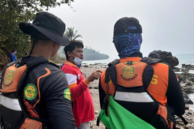Search continues for 8 missing near Indonesia s Anak Krakatau volcano PANDEGLANG, INDONESIA - SEPTEMBER 12: (----EDITORIAL USE ONLY - MANDATORY CREDIT - INDONESIAN NATIONAL SEARCH AND RESCUE AGENCY (BASARNAS) HANDOUT - NO MARKETING NO ADVERTISING CAMPAIGNS - DISTRIBUTED AS A SERVICE TO CLIENTS----) Search and rescue teams are deployed for a fifth consecutive day to locate eight people, including five journalists, who went missing after traveling to the area to cover a volcanic eruption in Indonesia, on September 12, 2026. Although the intense eruptions at Anak Krakatau have subsided, volcanic activity continues on the island. An eruption on September 6 sent volcanic ash up to 6,000 meters (19,685 feet) over Java and as high as 15,000 me  Copyright: x2026xAnadoluxBASARNASx xHandoutx