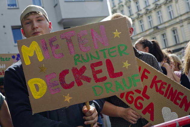 Neighborhood Protests Against AfD Campaign Rally September 12, 2026, Germany, Berlin Residents of the neighborhood around Klausenerplatz in Berlin s Charlottenburg district are protesting an AfD campaign rally