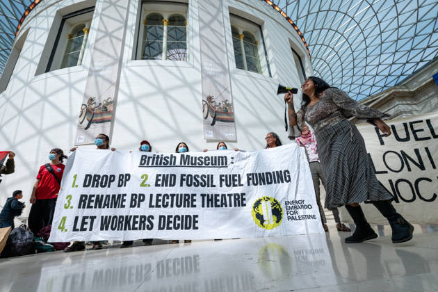 Palestine supporters protest British Museum sponsorship with BP in London - 12 Sep 2026 Protesters chant slogans during a demonstration. Palestine supporters from Energy Embargo for Palestine occupied the Great Court of the British Museum during a protest calling on the museum to end its sponsorship partnership with BP. The activists also criticised the museum s reported £5 million sponsorship from billionaire Igor Tulchinsky for its Bayeux Tapestry exhibition, citing reported links between his business interests and Israeli defence technology. London United Kingdom Copyright: xAndreaxDomeniconix xSOPAxImagesx ADOMENICONI_BRITISH_MUSEUM_Z63_4786