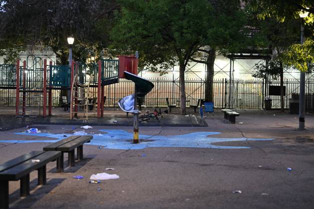 Two Men Killed In Double Homicide At Howard Playground In Brooklyn New York - 12 Sep 2026 NYPD officers work the scene in daylight hours following an overnight shooting where two men were fatally shot in the vicinity of Howard Playground at Mother Gaston Boulevard and Glenmore Avenue within the confines of the 73 precinct in Brooklyn, New York, United States. Friday evening after 10pm the shooting transpired. 35-year-old Antoine Utsey and 33-year-old Deon Miller were both shot, transported by EMS to local area hospitals where they both were pronounced dead. There are no arrests and the investigation remains ongoing. Brooklyn United States Copyright: xKylexMazzax xSOPAxImagesx Kyle-Mazza-1449687