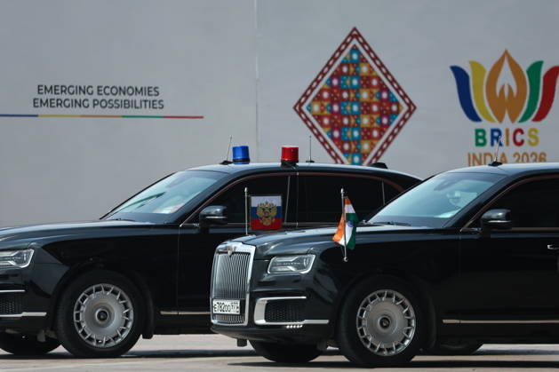 INDIA, NEW DELHI - SEPTEMBER 13, 2026: A motorcade brings Vladimir Putin, President of Russia, to Palam Airport after the 2026 BRICS Summit. Alexander Kazakov Russian Presidential Press and Information Office TASS  97643646