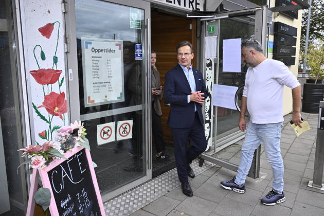 STRÄNGNÄS, SWEDEN 20260913 Prime Minister Ulf Kristersson (M) leaves the polling place after voting on Election Day at Kulturhuset Multeum in Strängnäs STRÄNGNÄS SWEDEN x10090x  Copyright: xClaudioxBresciani TTx STATSMINISTER ULF KRISTERSSON RÖSTAR I STRÄNGNÄS WlnY7WG9VCo