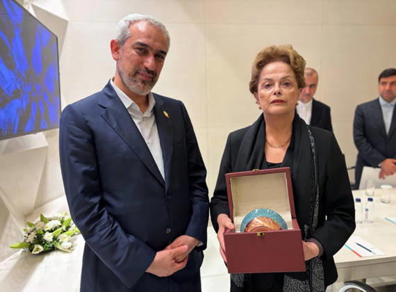 RECORD DATE NOT STATED Iran Minister of Economic Affairs and Finance Dr Seyed Ali Madanizadeh and NDB President Dilma Rousseff at a meeting on the margins of the BRICS Summit New Delhi, Sep 13 (ANI): Islamic Republic of Iran Minister of Economic Affairs and Finance Dr Seyed Ali Madanizadeh and New Development Bank (NDB) President Dilma Rousseff pose for a photograph during a meeting on the margins of the BRICS Summit, in New Delhi on Sunday. (@Iran_in_India X ANI Photo) Delhi New Delhi India Copyright: xANIx ANI_20260913108
