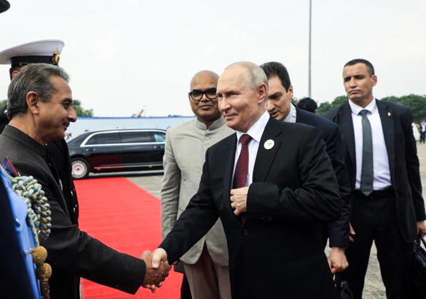 RECORD DATE NOT STATED Vladimir Putin concludes his visit to India for the BRICS Summit New Delhi, Sep 13 (ANI): MoS External Affairs Kirti Vardhan Singh sees off Russian President Vladimir Putin at Delhi airport following his visit to India for the BRICS Summit, in New Delhi on Sunday. (@KVSinghMPGonda X ANI Photo) NEW DELHI Delhi India Copyright: xANIx ANI_20260913110