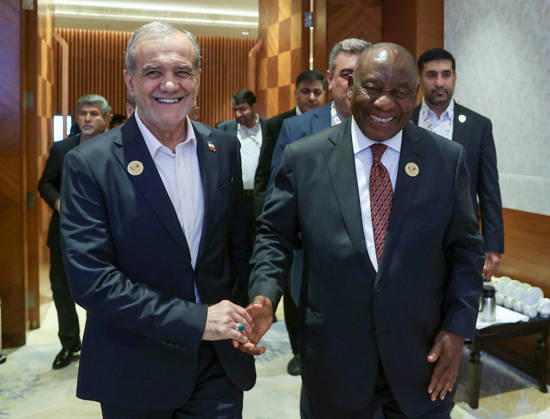 RECORD DATE NOT STATED Iranian President Masoud Pezeshkian meets President of South Africa, Cyril Ramaphosa New Delhi, Sep 13 (ANI): Iranian President Masoud Pezeshkian meets President of South Africa, Cyril Ramaphosa, on the sidelines of the 18th BRICS Summit, in New Delhi on Sunday. (@Iran_in_India X ANI Photo) NEW DELHI Delhi India Copyright: xANIx ANI_20260913297
