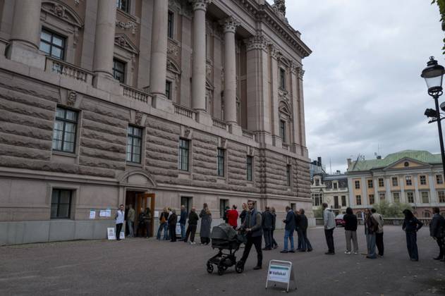September 13, 2026, Stockholm, Sweden: STOCKHOLM, SWEDEN - SEPTEMBER 13, 2026: Voters cast their ballots at a polling station inside the Swedish Parliament in Stockholm on election day. Sweden is holding national, regional and municipal elections on Sunday, with more than eight million people eligible to vote in the election to the Swedish Parliament. Polling stations are open until 8 p.m., with preliminary results expected during the evening. Sweden  - ZUMAa136 20260913_zap_a136_026 Copyright: xJoelxLindhex