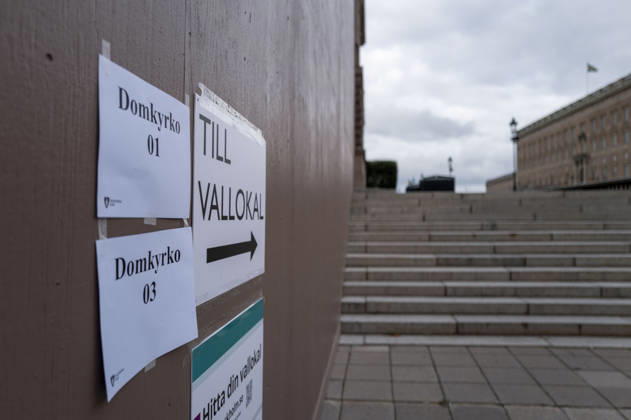 September 13, 2026, Stockholm, Sweden: STOCKHOLM, SWEDEN - SEPTEMBER 13, 2026: Voters cast their ballots at a polling station inside the Swedish Parliament in Stockholm on election day. Sweden is holding national, regional and municipal elections on Sunday, with more than eight million people eligible to vote in the election to the Swedish Parliament. Polling stations are open until 8 p.m., with preliminary results expected during the evening. Sweden  - ZUMAa136 20260913_zap_a136_029 Copyright: xJoelxLindhex