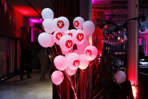STOCKHOLM, SWEDEN 20260913 The Left Party s election night watch at At Six, Brunkebergs torg, STOCKHOLM, SWEDEN x12038x  Copyright: xNicklasxThegerström TTx VAL 2026 VALVAKA V esEwKKfI8MY