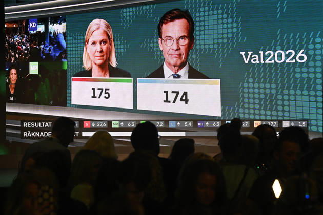 STOCKHOLM, SWEDEN 20260913 SVT s live broadcast is shown on a big screen during the Center Party s election night gathering at Sergel Hub, Sveavägen, STOCKHOLM, SWEDEN x10080x  Copyright: xFredrikxSandberg TTx VAL 2026 VALVAKA C kJZIX9SHVtM