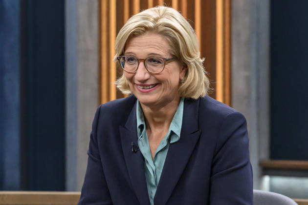 In the photo, from left: Anke Rehlinger, Minister-President of Saarland, SPD, GER; Berlin, studio, guest on Caren Miosga’s political talk show, TV program, Das Erste, from Studio 20 in Berlin-Adlershof, Topic: Following Saxony-Anhalt, Are the Reforms Now in Jeopardy? September 13, 2026, Copyright: HMBxMedia UwexKoch