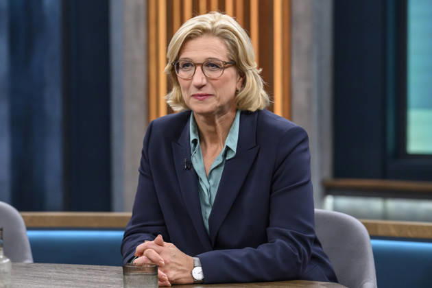 In the photo, from left: Anke Rehlinger, Minister-President of Saarland, SPD, GER; Berlin, studio, guest on Caren Miosga’s political talk show, TV program, Das Erste, from Studio 20 in Berlin-Adlershof, Topic: Following Saxony-Anhalt, Are the Reforms Now in Jeopardy? September 13, 2026, Copyright: HMBxMedia UwexKoch