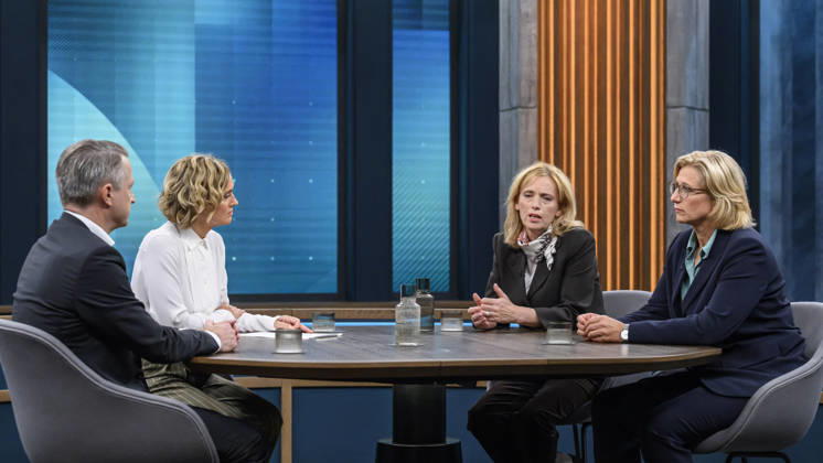 Pictured, from left: Nikolaus Blome, Head of the Politics and Society Department, RTL ntv; Caren Miosga; Karin Prien, Federal Minister of Education, Family, Senior Citizens, Women, and Youth, CDU; Anke Rehlinger, Minister-President of Saarland, SPD, GER, Berlin, studio, guest on Caren Miosga’s show, political talk show, TV Copyright: HMBxMedia UwexKoch