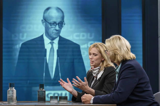 Pictured, from left: Karin Prien, Federal Minister of Education, Family, Senior Citizens, Women, and Youth, CDU; Anke Rehlinger, Minister-President of Saarland, SPD; GER, Berlin, studio, guest on Caren Miosga’s show, political talk show, TV, program, Das Erste, from Studio 20 in Berlin-Adlershof, Topic: After Saxony-Anhalt—Are the Reforms Now in Jeopardy? September 13, 2026, Copyright: HMBxMedia UwexKoch