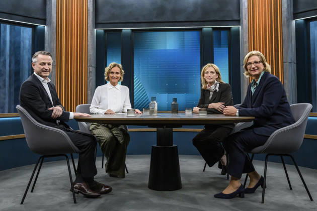 Pictured, from left: Nikolaus Blome, Head of the Politics and Society Department, RTL ntv; Caren Miosga; Karin Prien, Federal Minister of Education, Family, Senior Citizens, Women, and Youth, CDU; Anke Rehlinger, Minister-President of Saarland, SPD, GER, Berlin, studio, guest on Caren Miosga’s show, political talk show, TV, Copyright: HMBxMedia UwexKoch