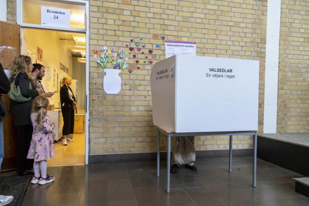 General election in Sweden STOCKHOLM, STOCKHOLM COUNTY, SWEDEN, SEPTEMBER 13: People prepare to cast their vote for Sweden’s general election in a booth at a polling station in a suburb of Stockholm city, Stockholm, Sweden, September 13th, 2026. Narciso Contreras Anadolu Stockholm Sweden. Editorial use only. Please get in touch for any other usage.  Copyright: x2026xAnadoluxNarcisoxContrerasx