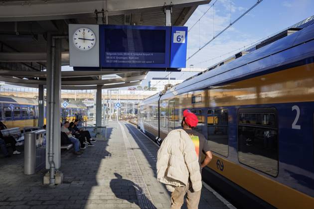 ZWOLLE - An empty platform at Zwolle station. In parts of the country, no trains are running due to a malfunction that originated at thirteen locations on the tracks in the Central Netherlands. VINCENT JANNINK ANP netherlands out - belgium out  Copyright: xx x568682860x originalFilename: 568682860.jpg