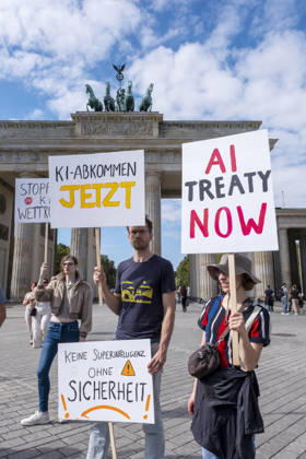 On Tuesday, September 15, 2026, activists held a demonstration in front of the Brandenburg Gate to draw attention to the risks posed by artificial intelligence (AI). The Super AI? No, Thanks ca Copyright: epd-bild RolfxZoellner _DSF3290