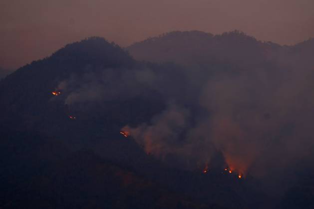 September 16, 2026, Malang City, Indonesia: MALANG, EAST JAVA, INDONESIA, SEPTEMBER 16, 2026: Hotspots from a forest fire on Mount Kawi are visible from Malang, East Java. The fire has been burning in the mountainous area since September 1, affecting forest and vegetation on the slopes. Malang City Indonesia  - ZUMAq101 20260916_zna_q101_098 Copyright: xHayuxYudhaxPrabowox